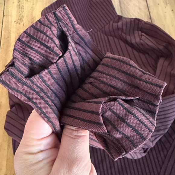 Athleta Flurry Endeavor Turtleneck shirt size S - Picture 9 of 13